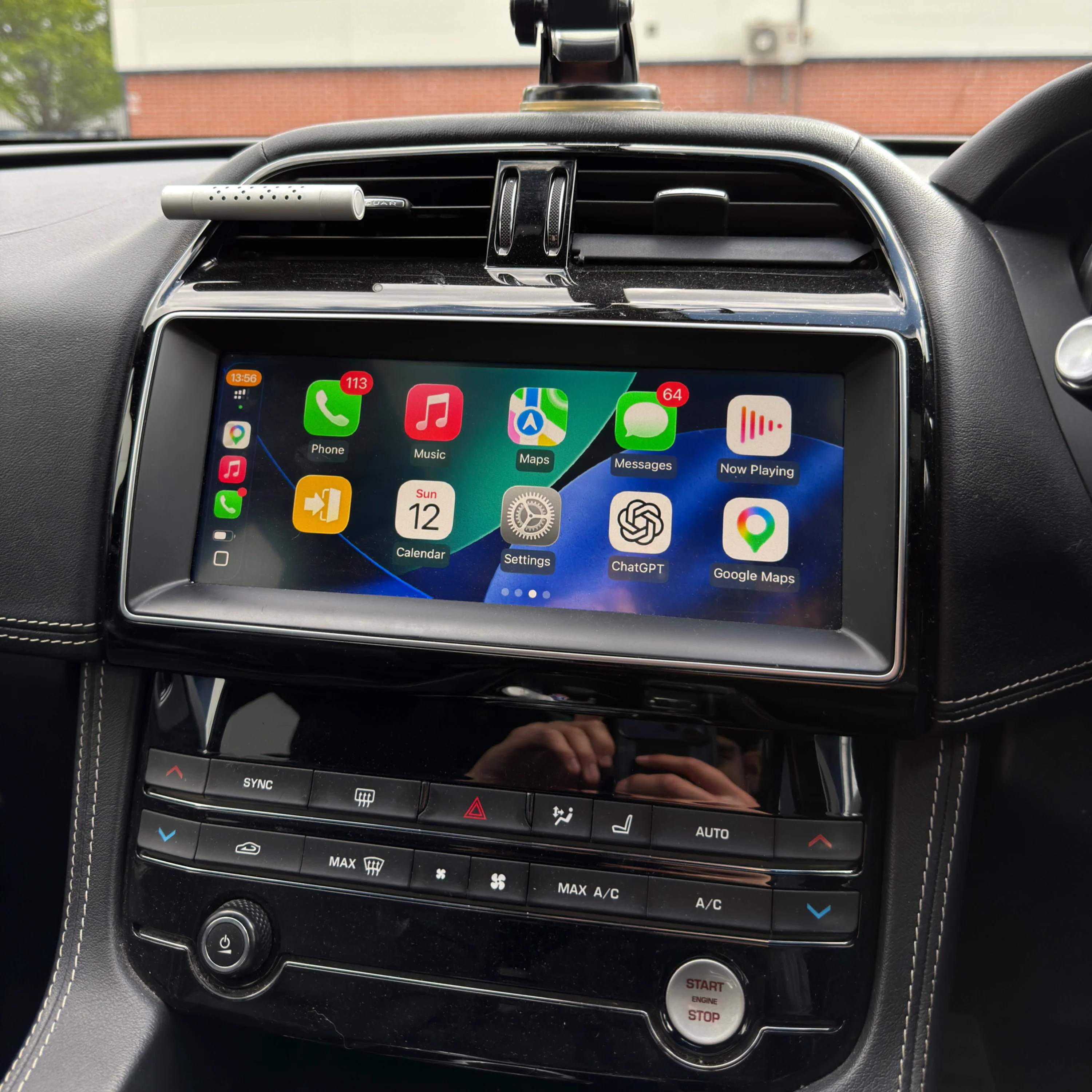 Jaguar XE/XF/F-Pace 10.25" Screen Upgrade with Apple CarPlay - Image 5