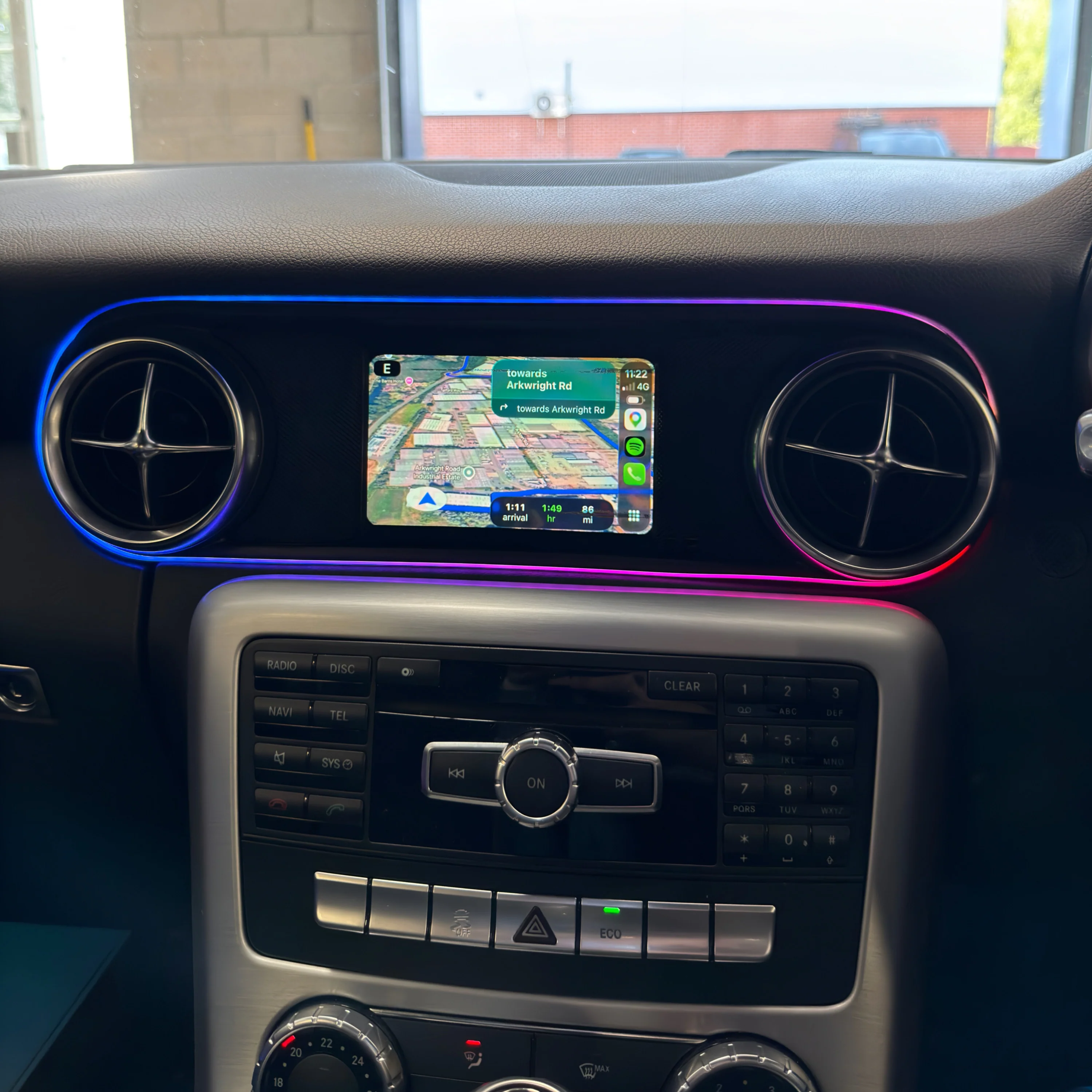 Mercedes-Benz SLK Apple CarPlay/Android Auto - Image 2