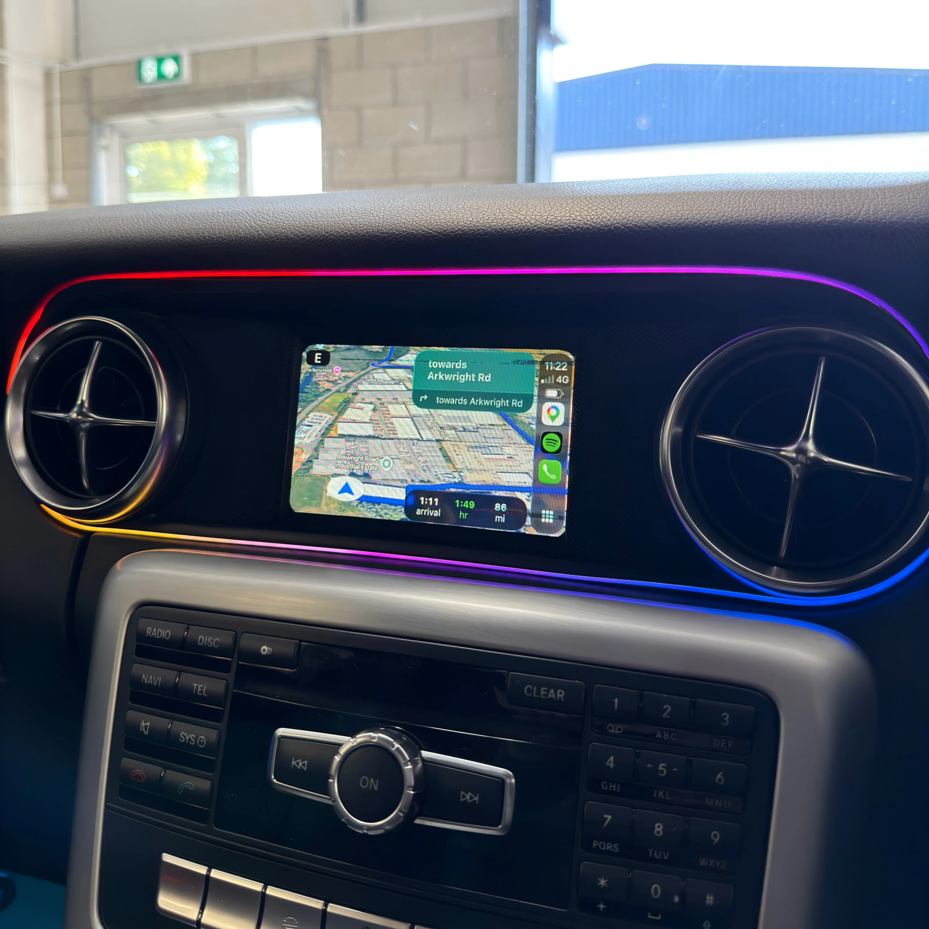 Mercedes-Benz SLK Apple CarPlay/Android Auto - Image 4