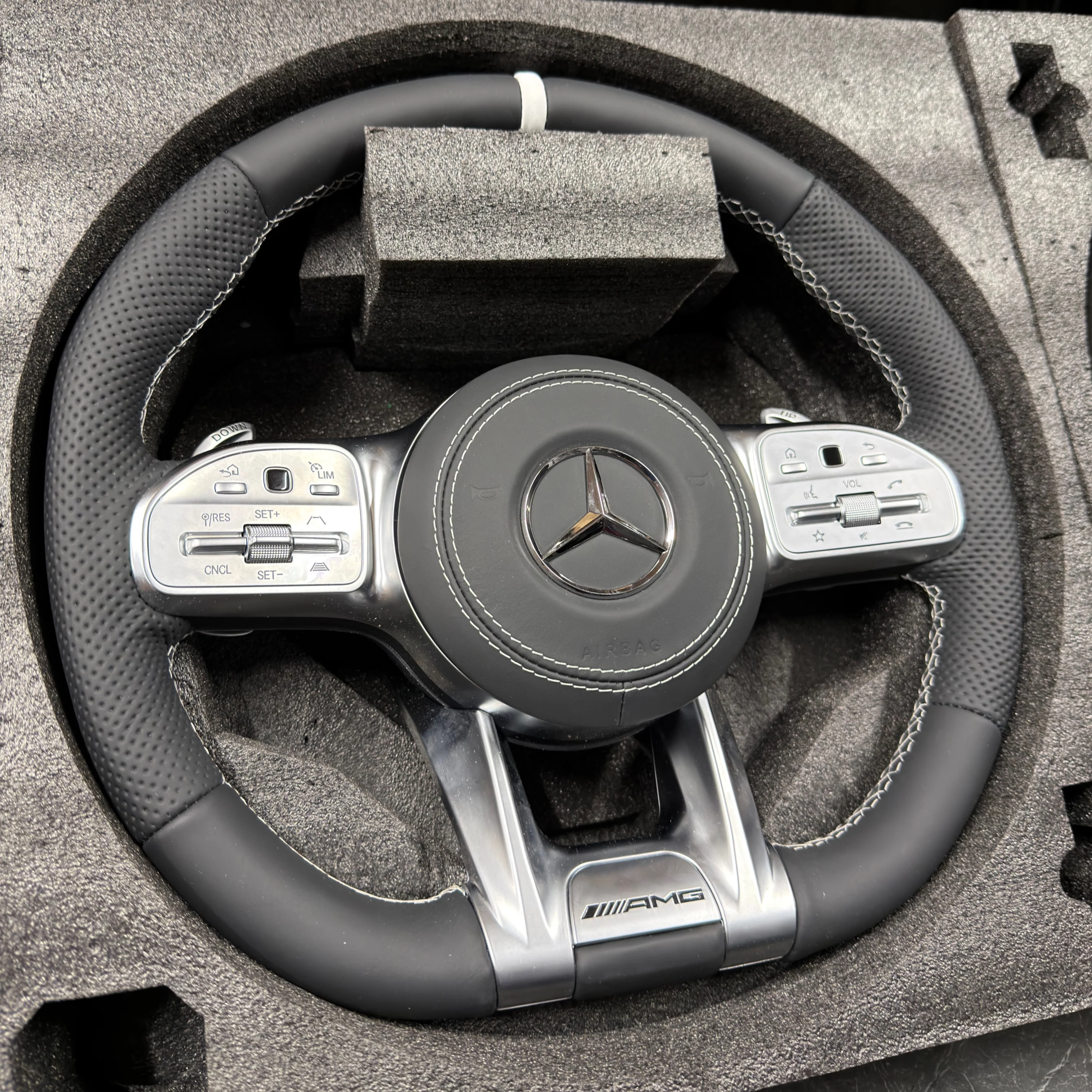 Mercedes-Benz Flat-Bottom Steering Wheel - Image 3