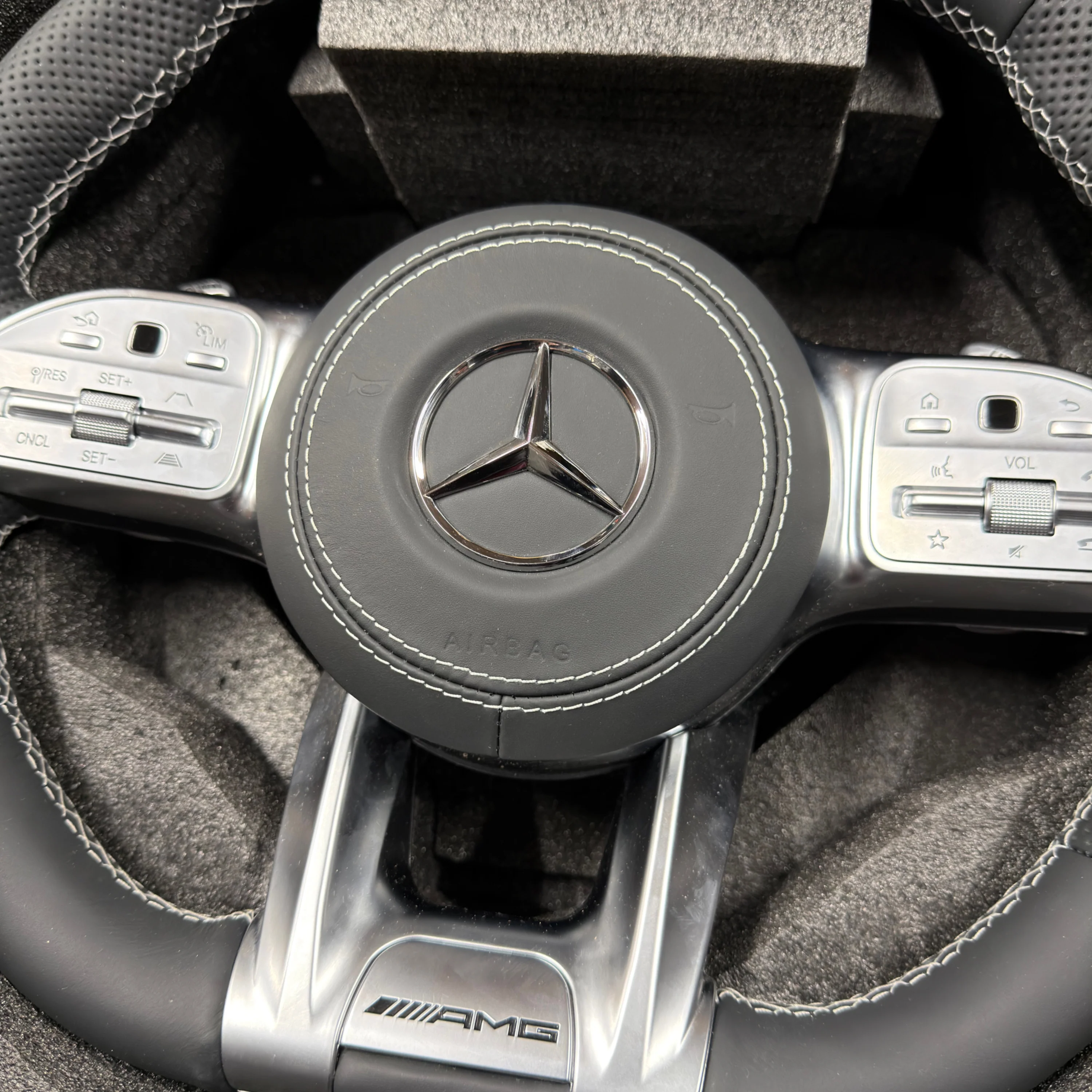 Mercedes-Benz Flat-Bottom Steering Wheel - Image 4