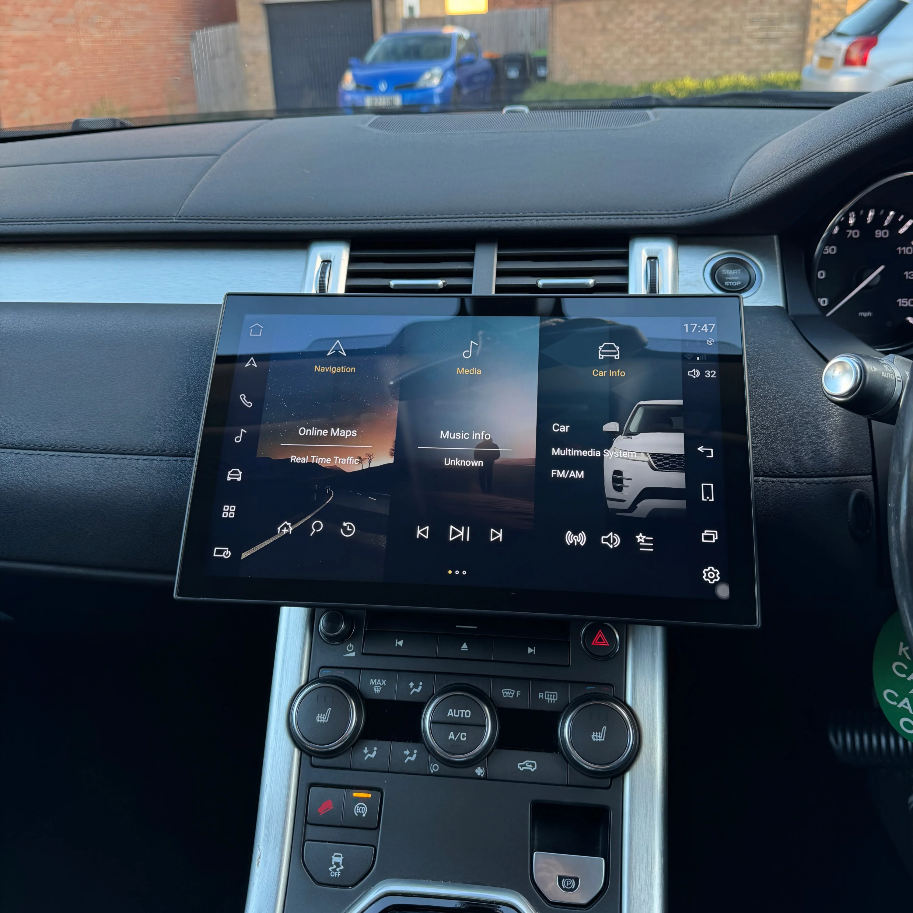 Range Rover Evoque 13.3" Touch Screen Upgrade - Image 3