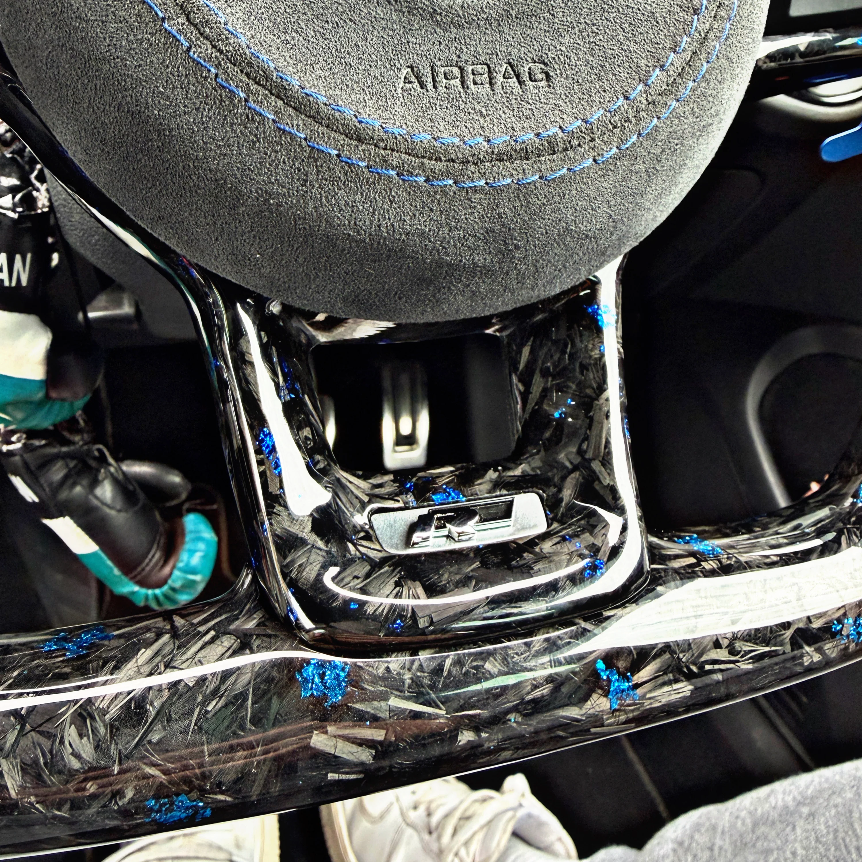 Volkswagen MK7/MK7.5 Forged Carbon & Alcantara Flat Bottom Steering Wheel - Image 3