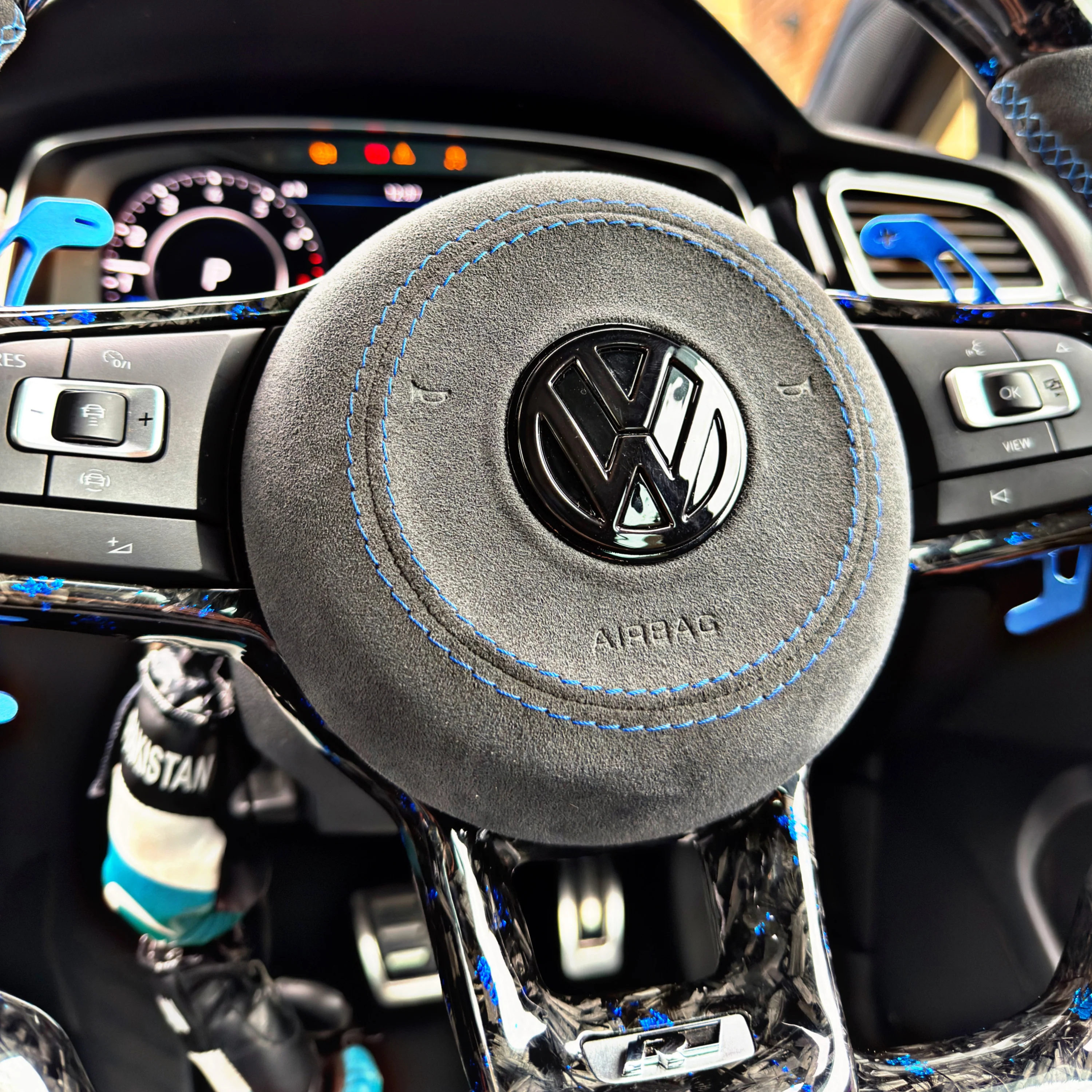 Volkswagen MK7/MK7.5 Forged Carbon & Alcantara Flat Bottom Steering Wheel - Image 4